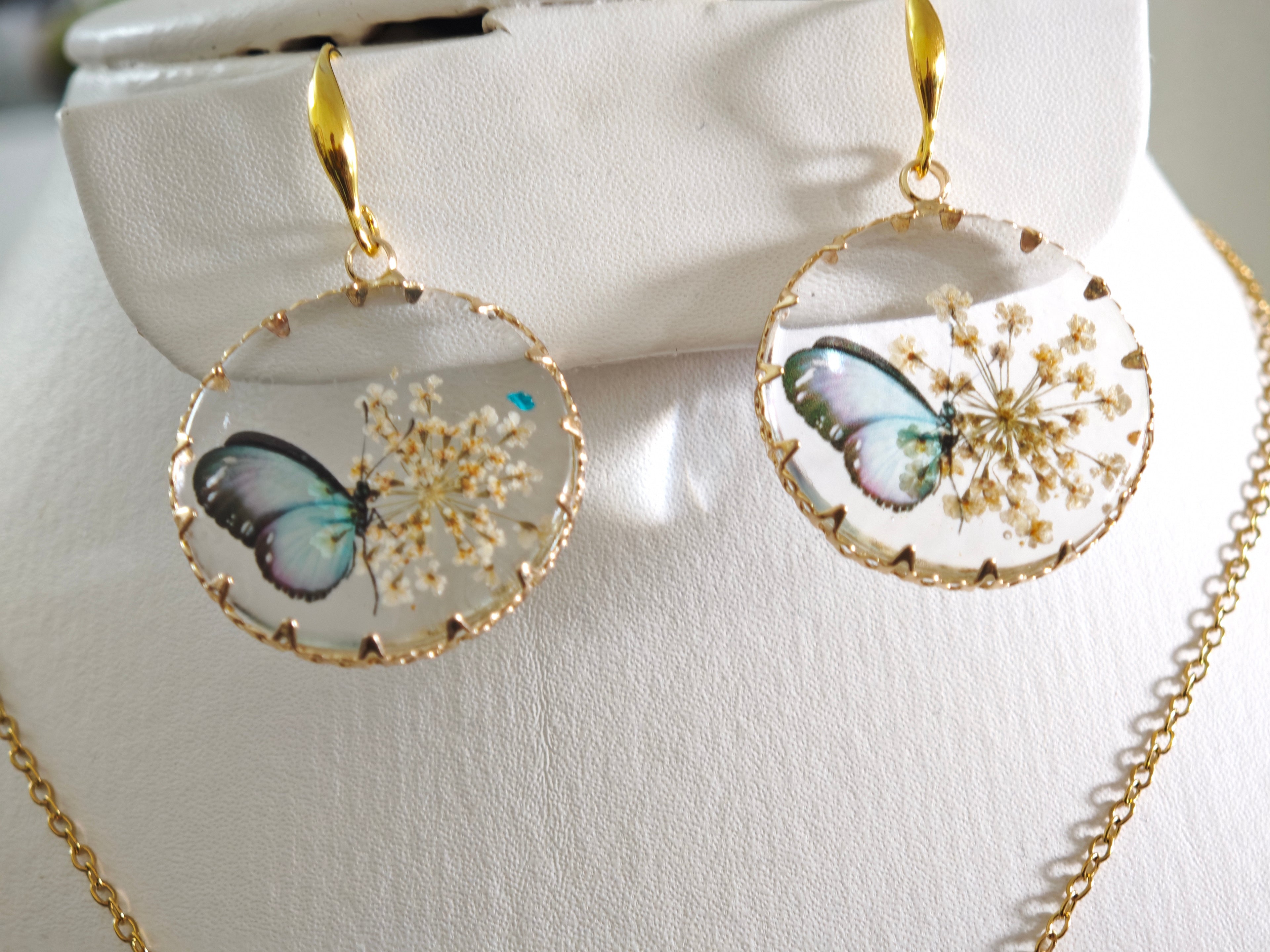 Sapraa Trends Unique Round Resin Earrings in Gold Mould with real flowers preserved in White