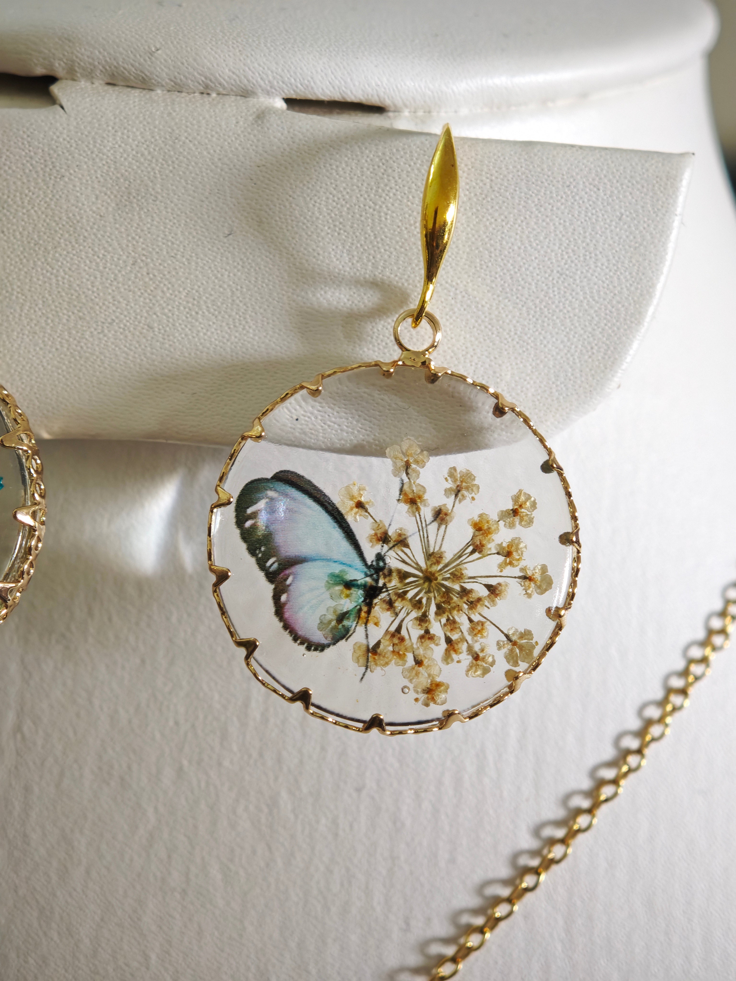 Sapraa Trends Unique Round Resin Earrings in Gold Mould with real flowers preserved in White