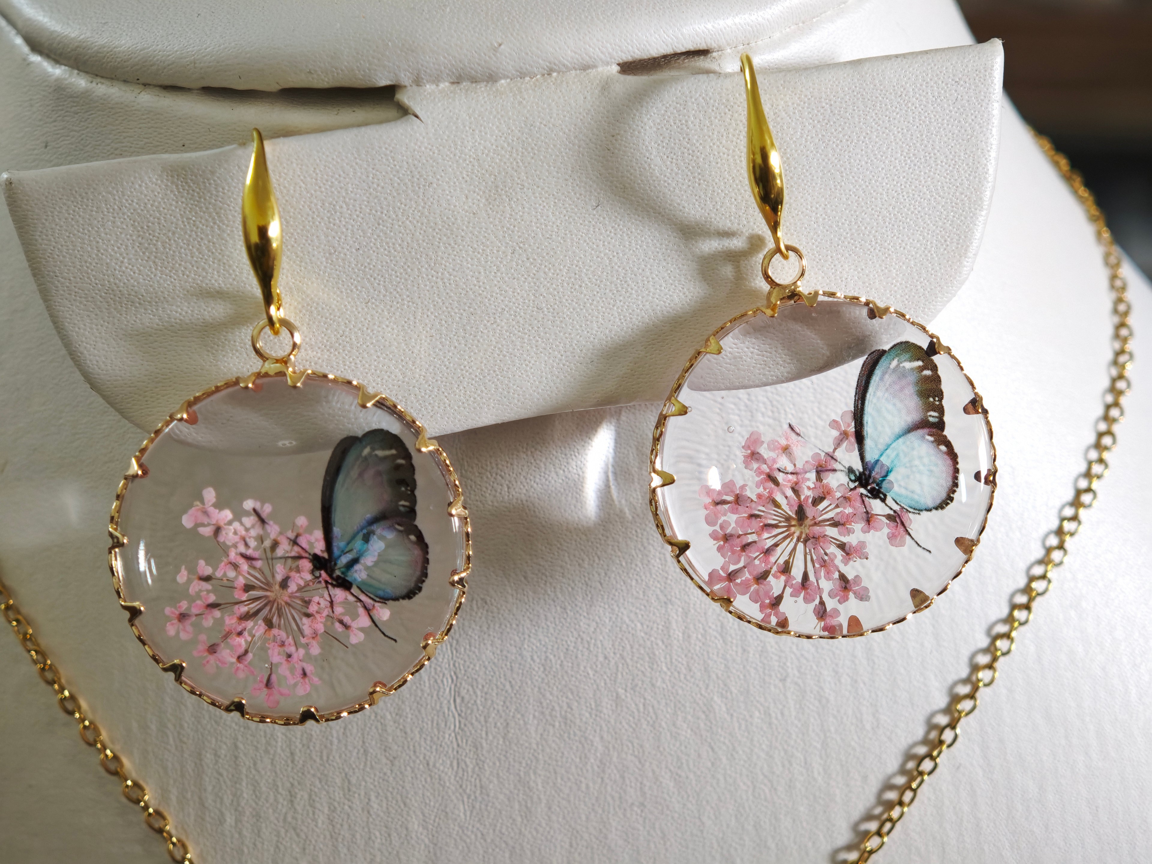 Sapraa Trends Unique Round Resin Earrings in Gold Mould with real flowers preserved in Pink and White