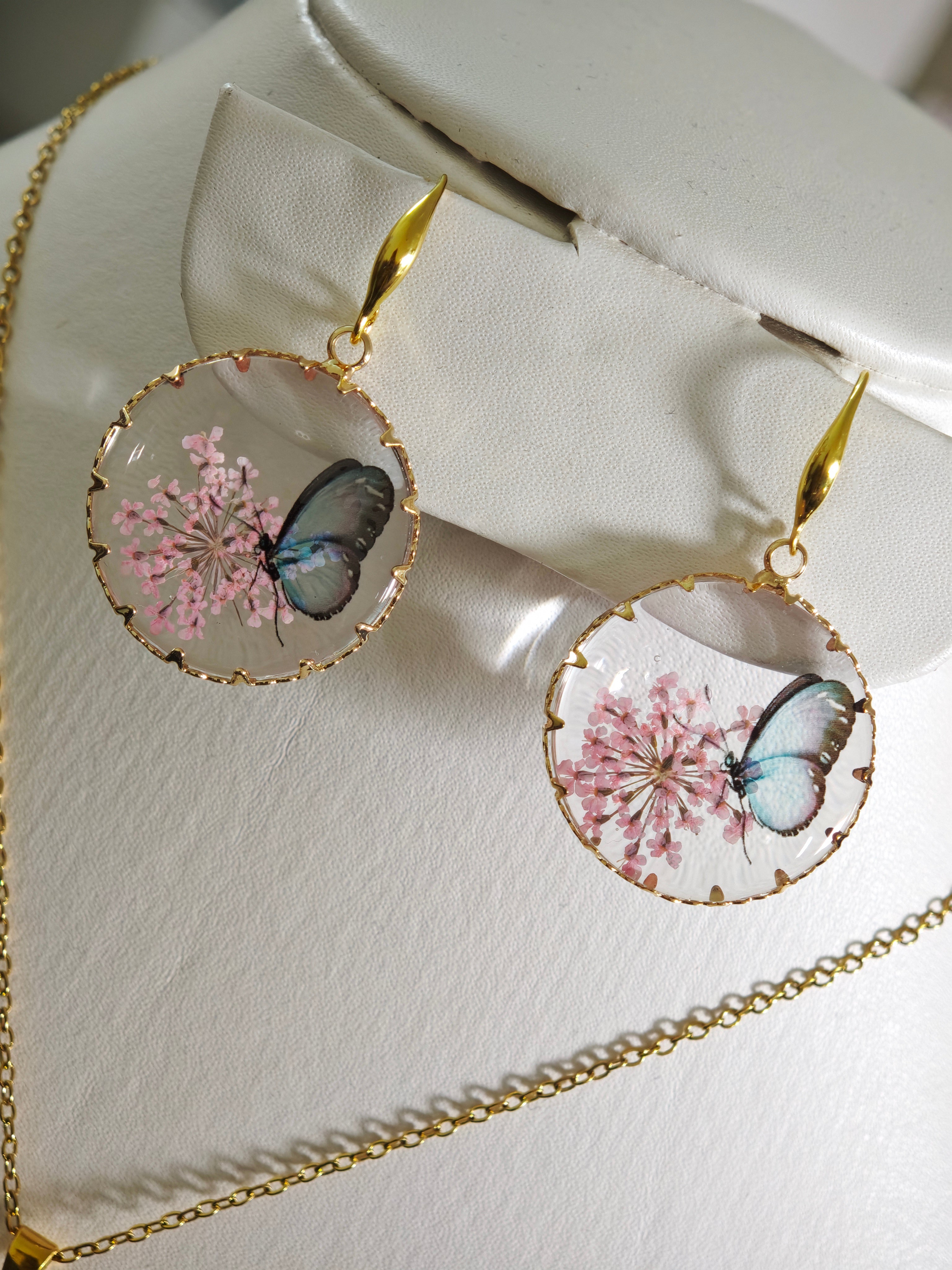 Sapraa Trends Unique Round Resin Earrings in Gold Mould with real flowers preserved in Pink and White